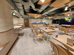 Lucky Plaza (D9), Retail #618127481